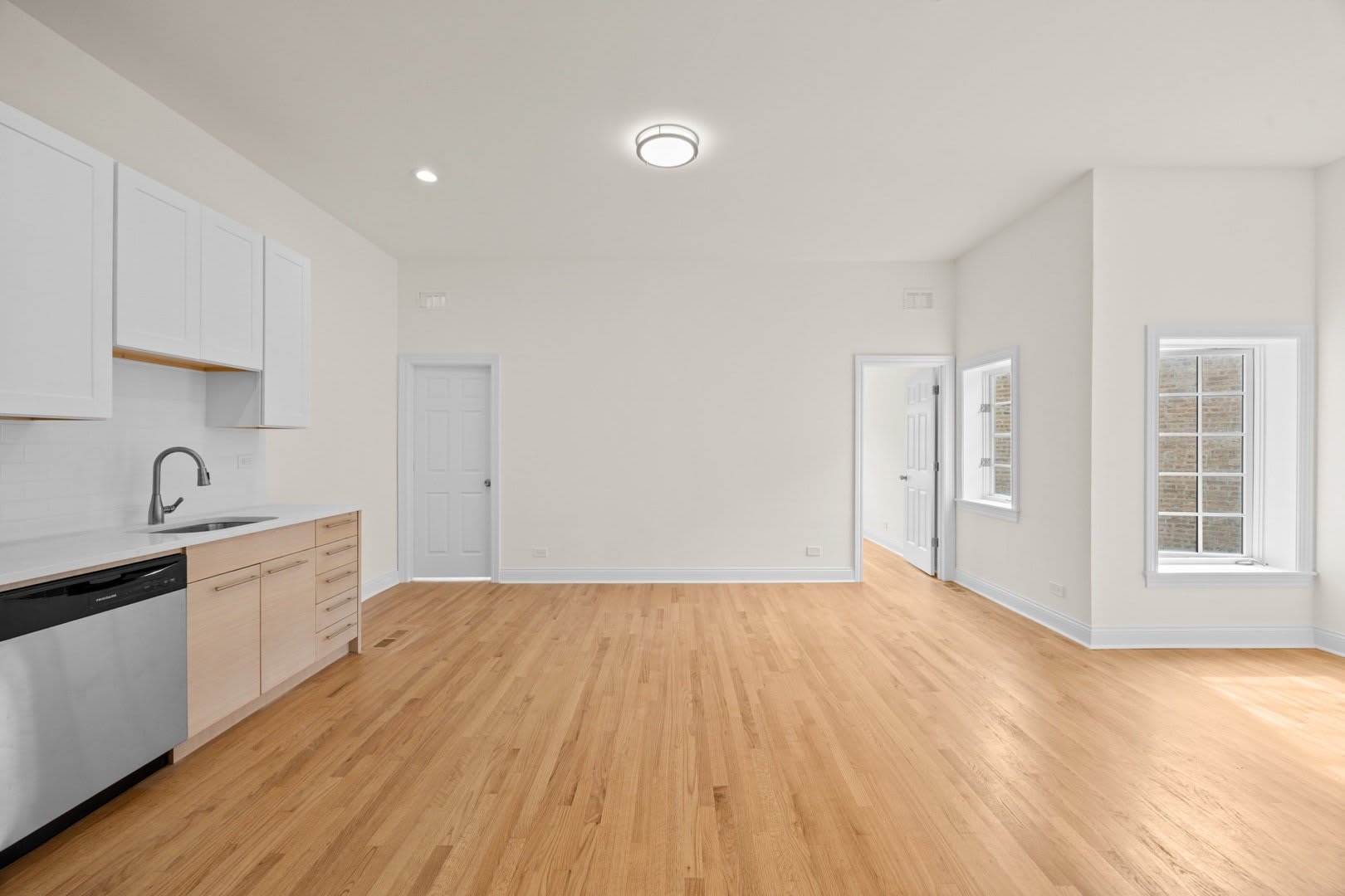 3107 N Harding Avenue – photo 5