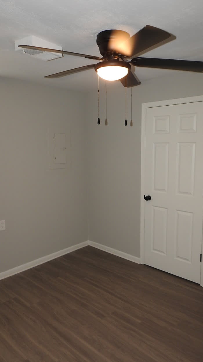 5928 Elmwood Avenue – photo 1
