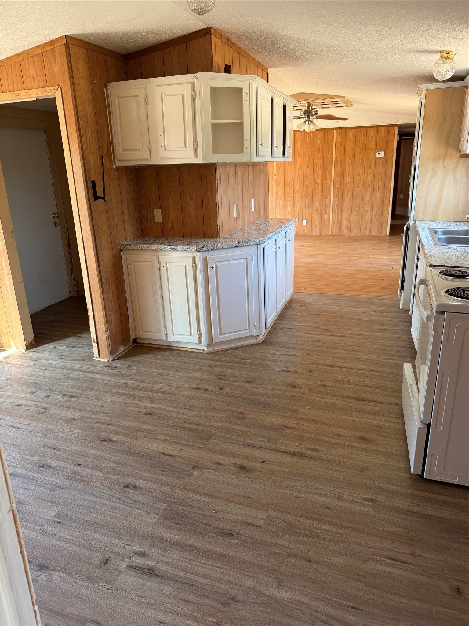 128 Rommel Court – photo 5