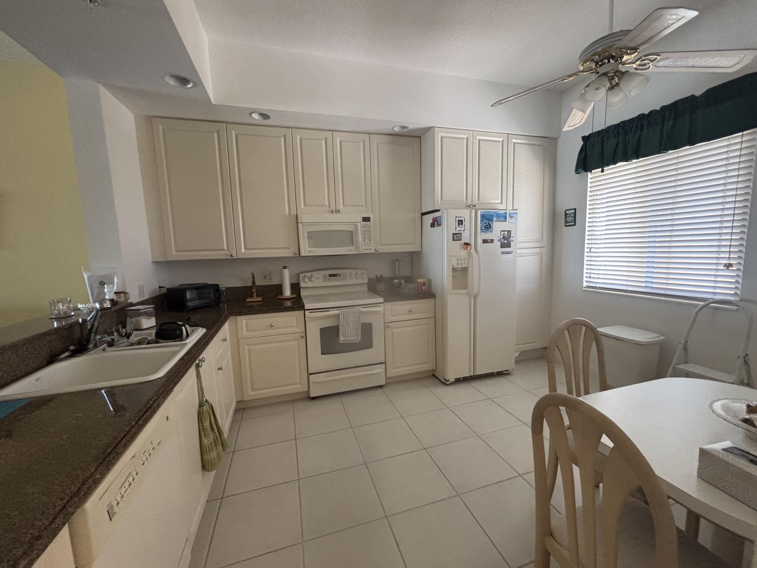15 HARBOUR ISLE Drive W – photo 2