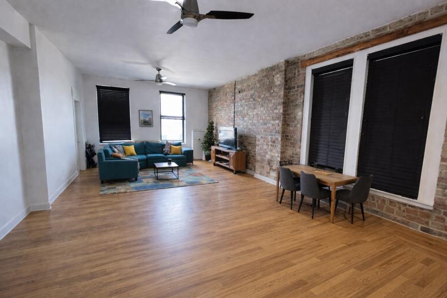 2129 North Southport Ave. – photo 3