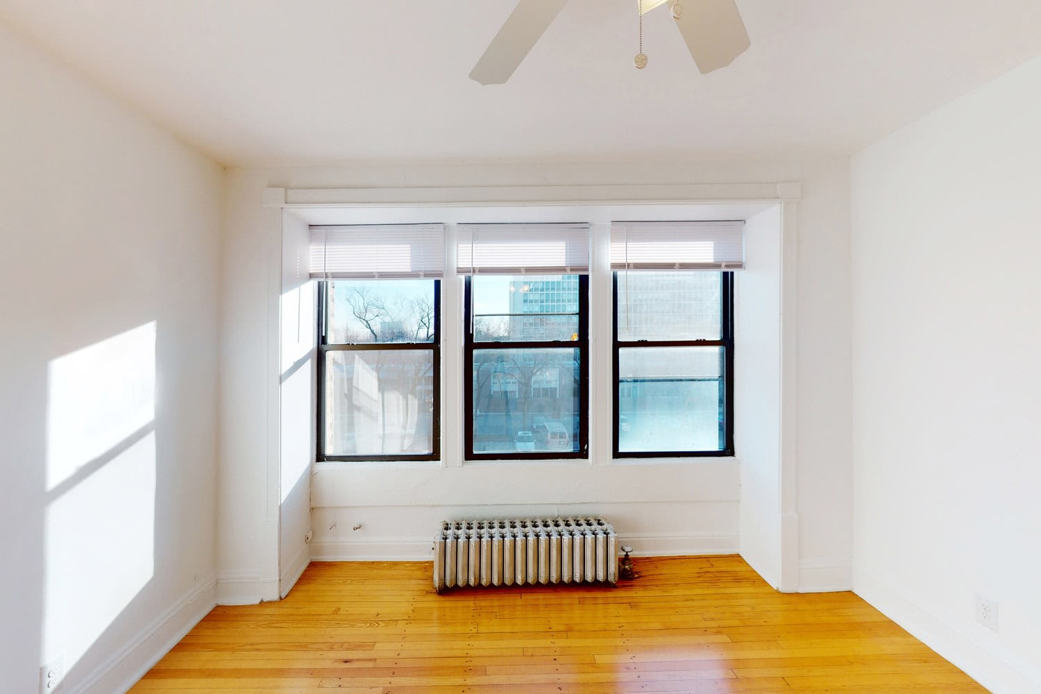 5457-5459 S. Blackstone Avenue – photo 4