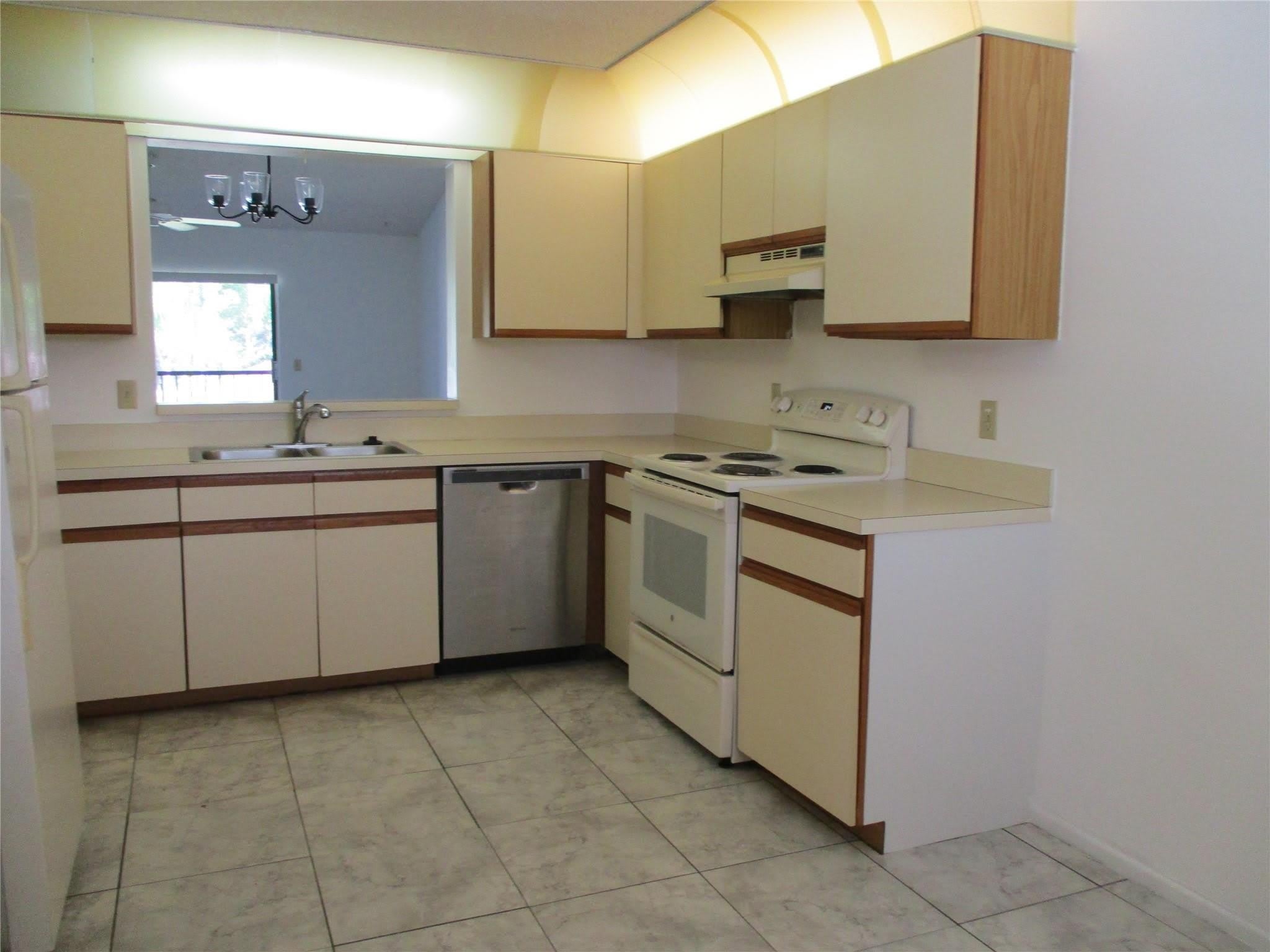 23442 SW 57th Avenue – photo 4