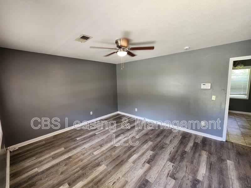 1406 Jackson Drive – photo 3