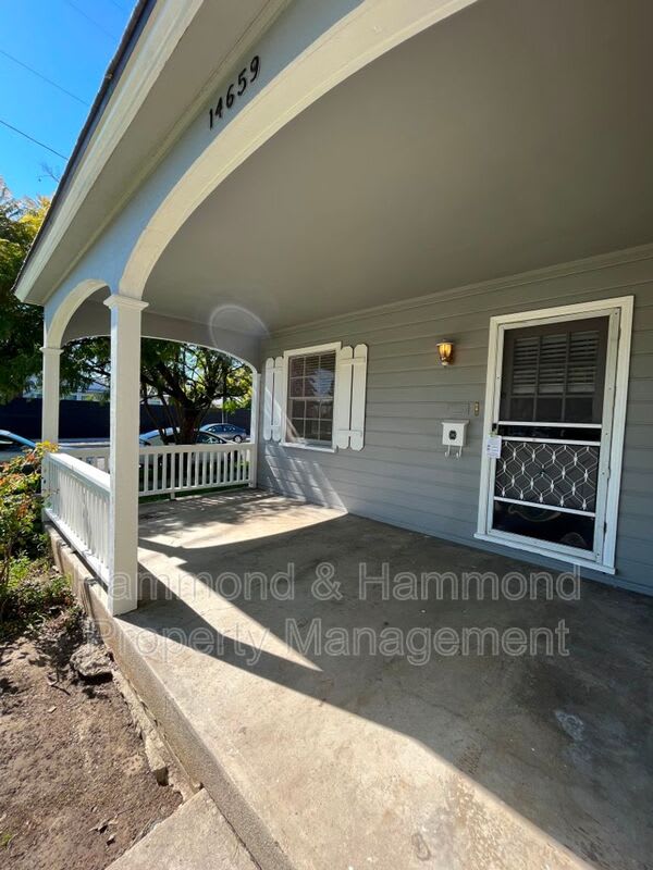 14659 Killion St. – photo 2