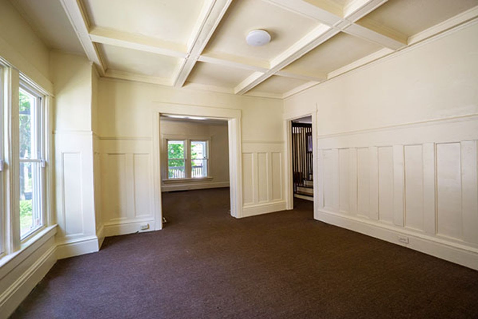 706 Euclid Ave Available 6 1 27 5 Bedroom House – photo 3