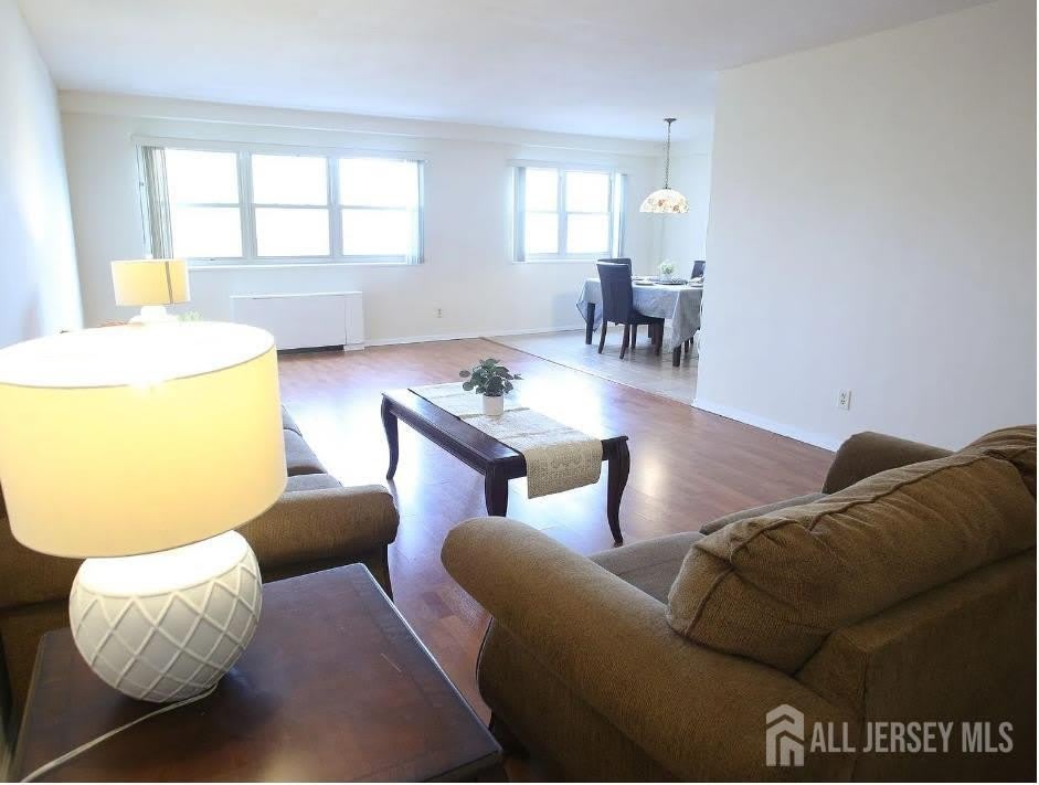 123 S Adelaide Avenue S – photo 1