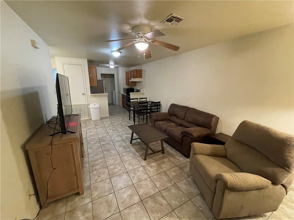 2109 Breezeway – photo 2
