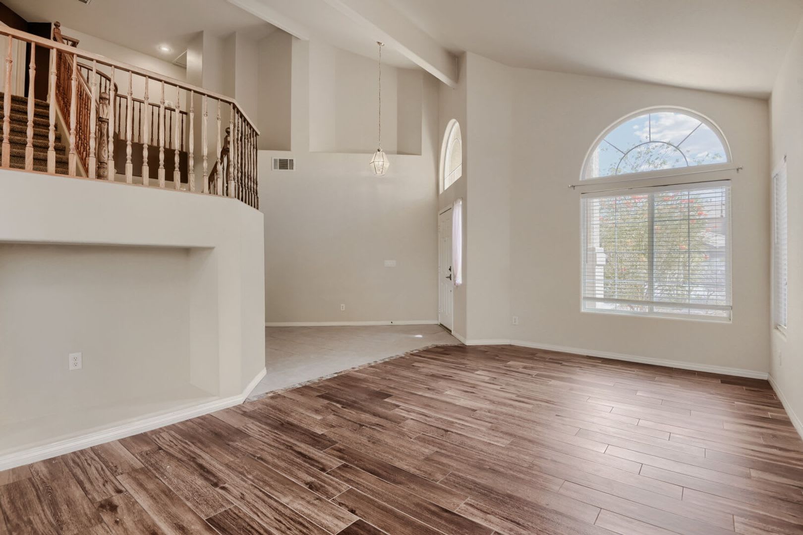 Spacious 4-Bedroom Home with 3-Car Garage & Mountain Views – photo 5