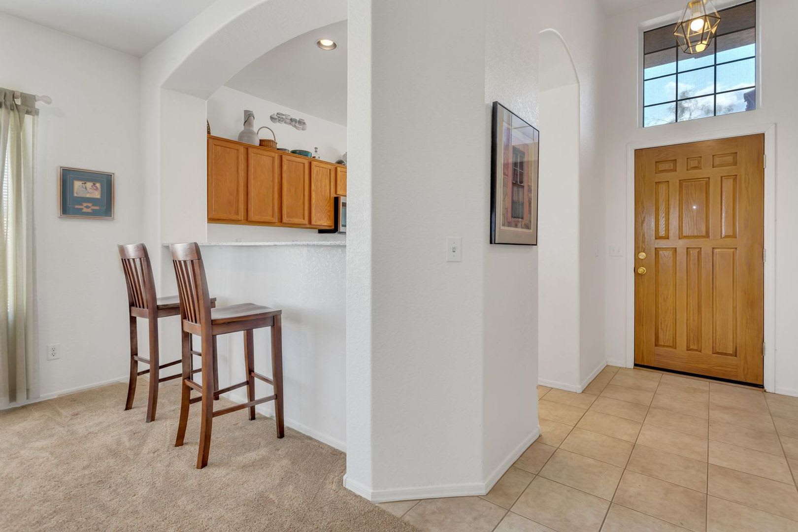 Beautiful 3 bedroom, 2 bath in great Mesa location! – photo 4