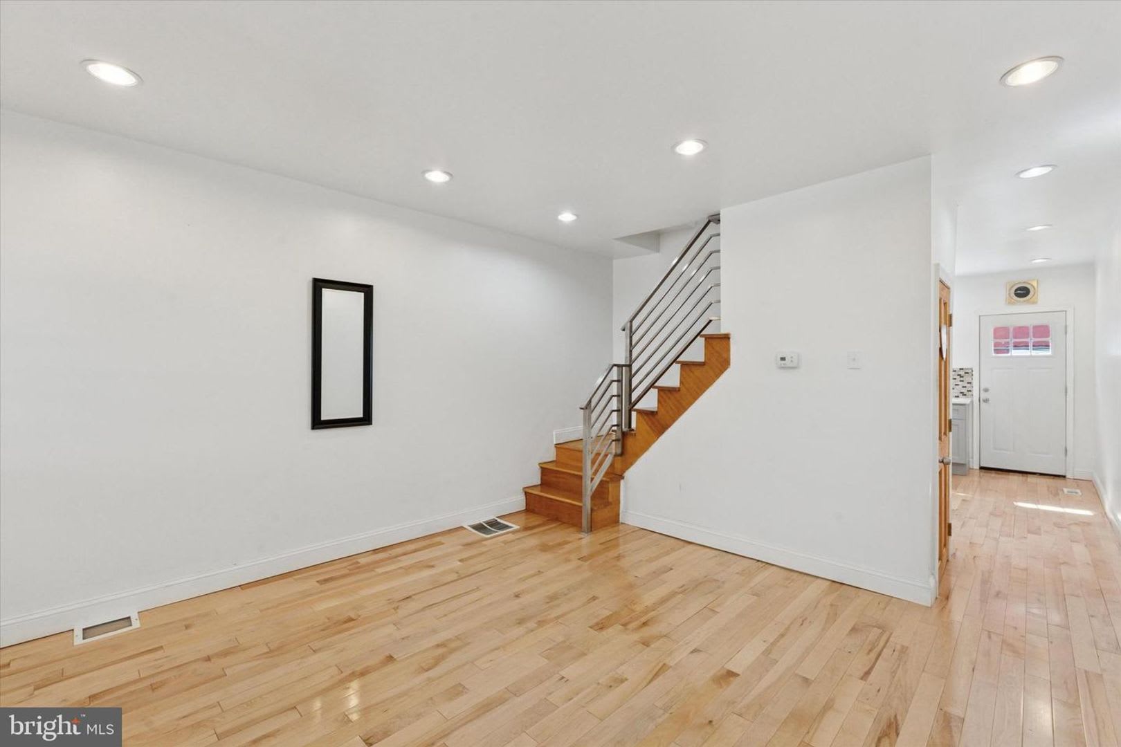 Updated 2BR Townhome with Dual Ensuite Baths, Hardwood Floors & Private Patio in Grays Ferry – photo 3