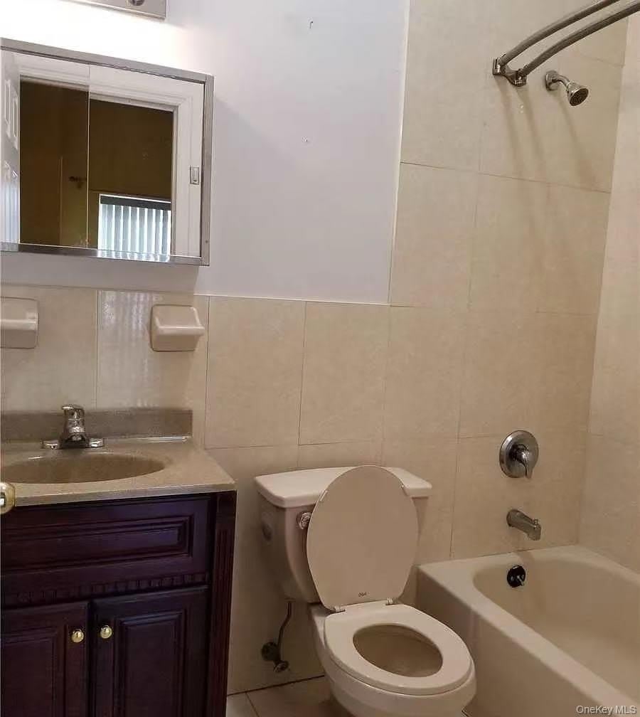 71-74 161st Street – photo 4