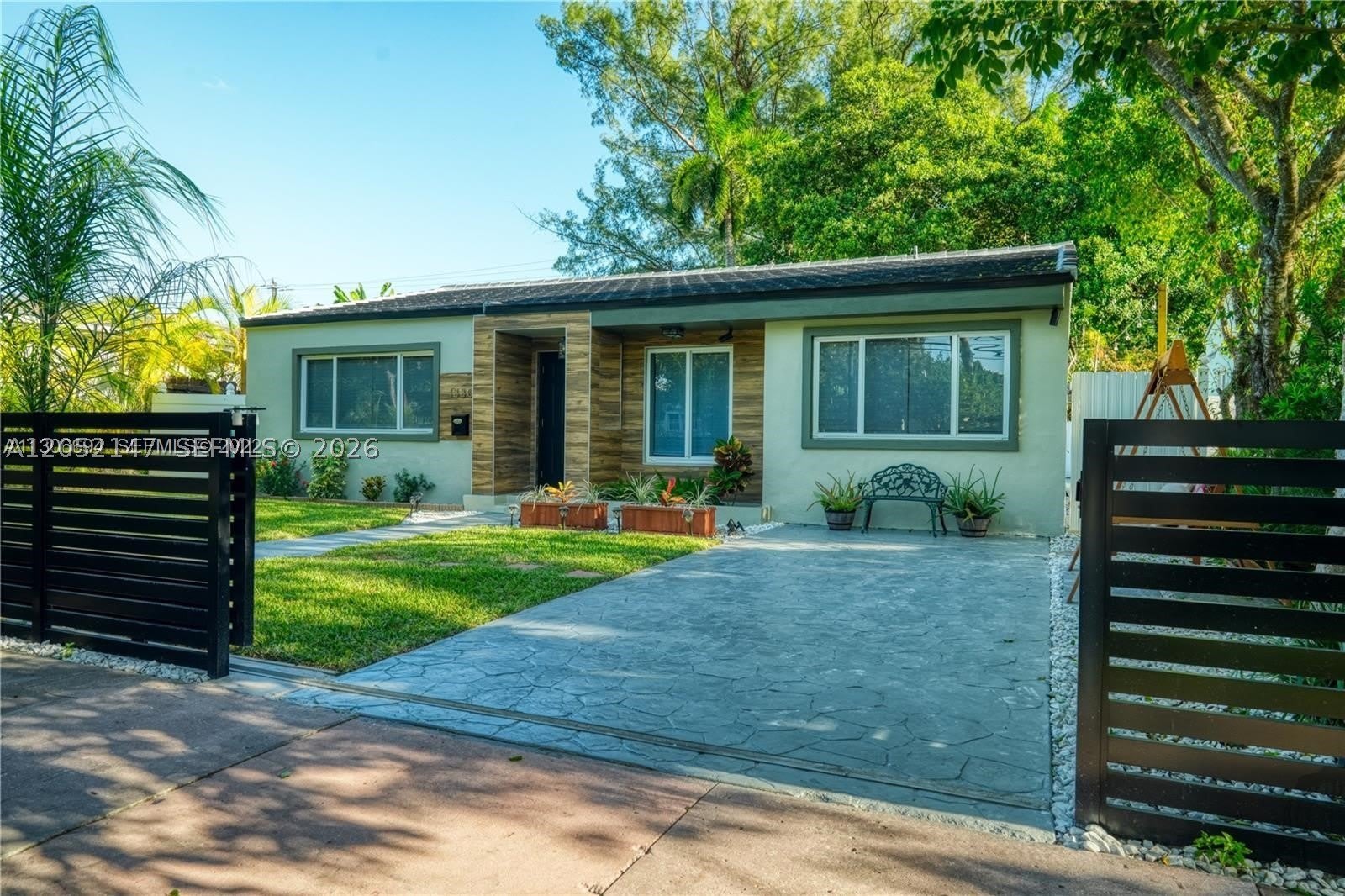 1330 Marseille Dr – photo 1