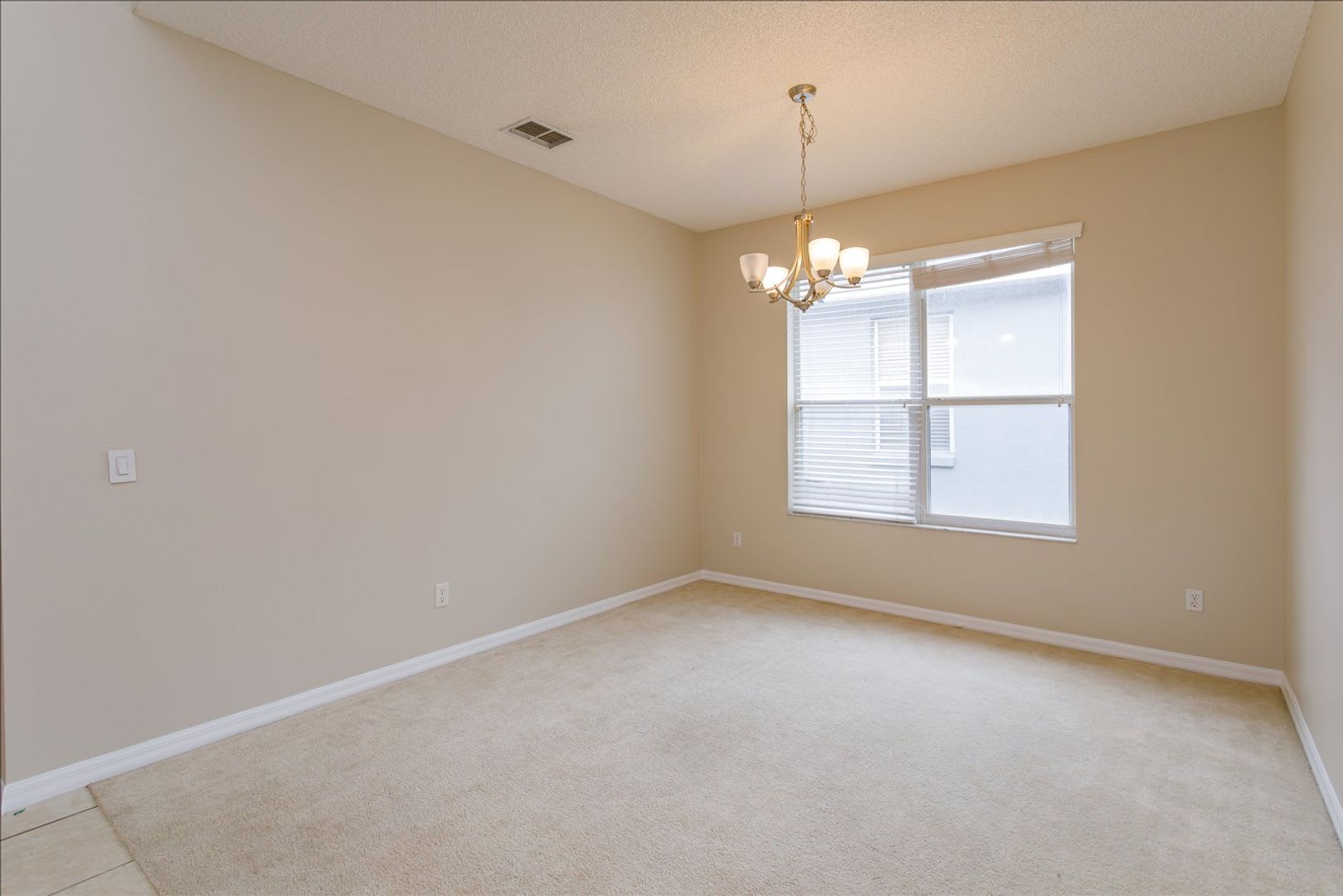 High Ceilings Gourmet Kitchen And A Playground Where Life S Little Pleasures Meet – photo 4
