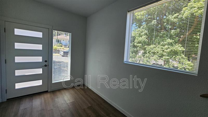 3811 E 12th Ave – photo 3