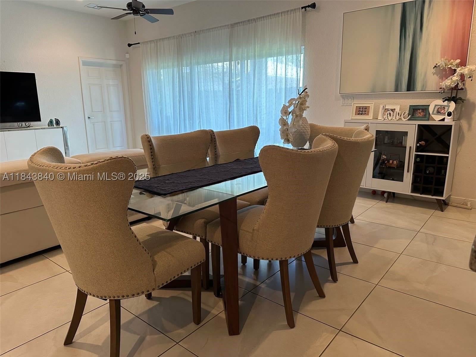 210 SW 4th St – photo 3