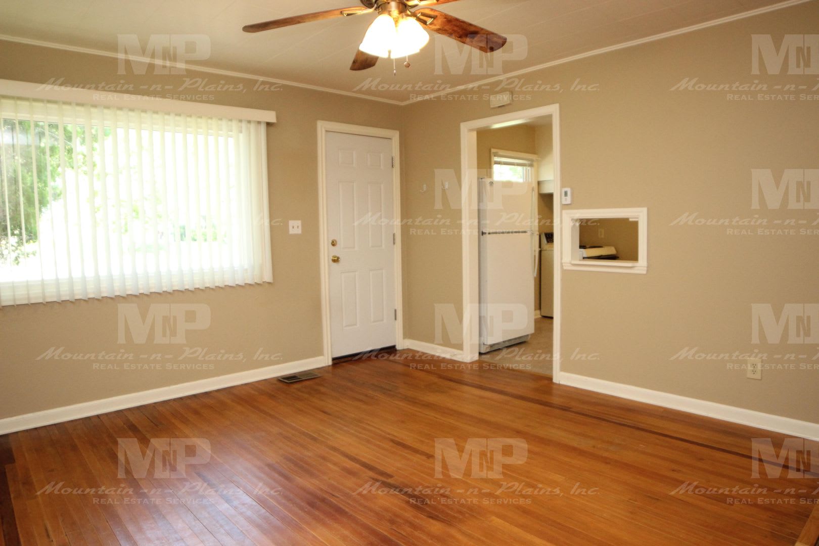 230 N Whitcomb Street – photo 3