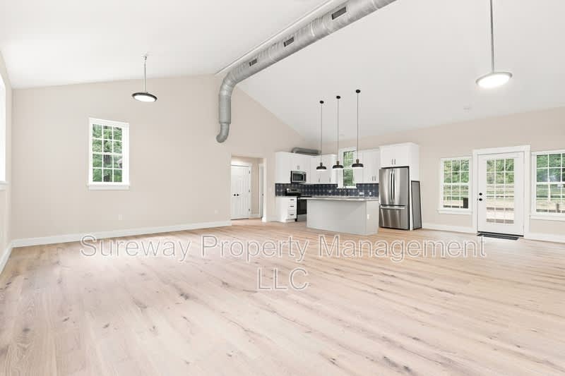 5567 Pennell Road – photo 4
