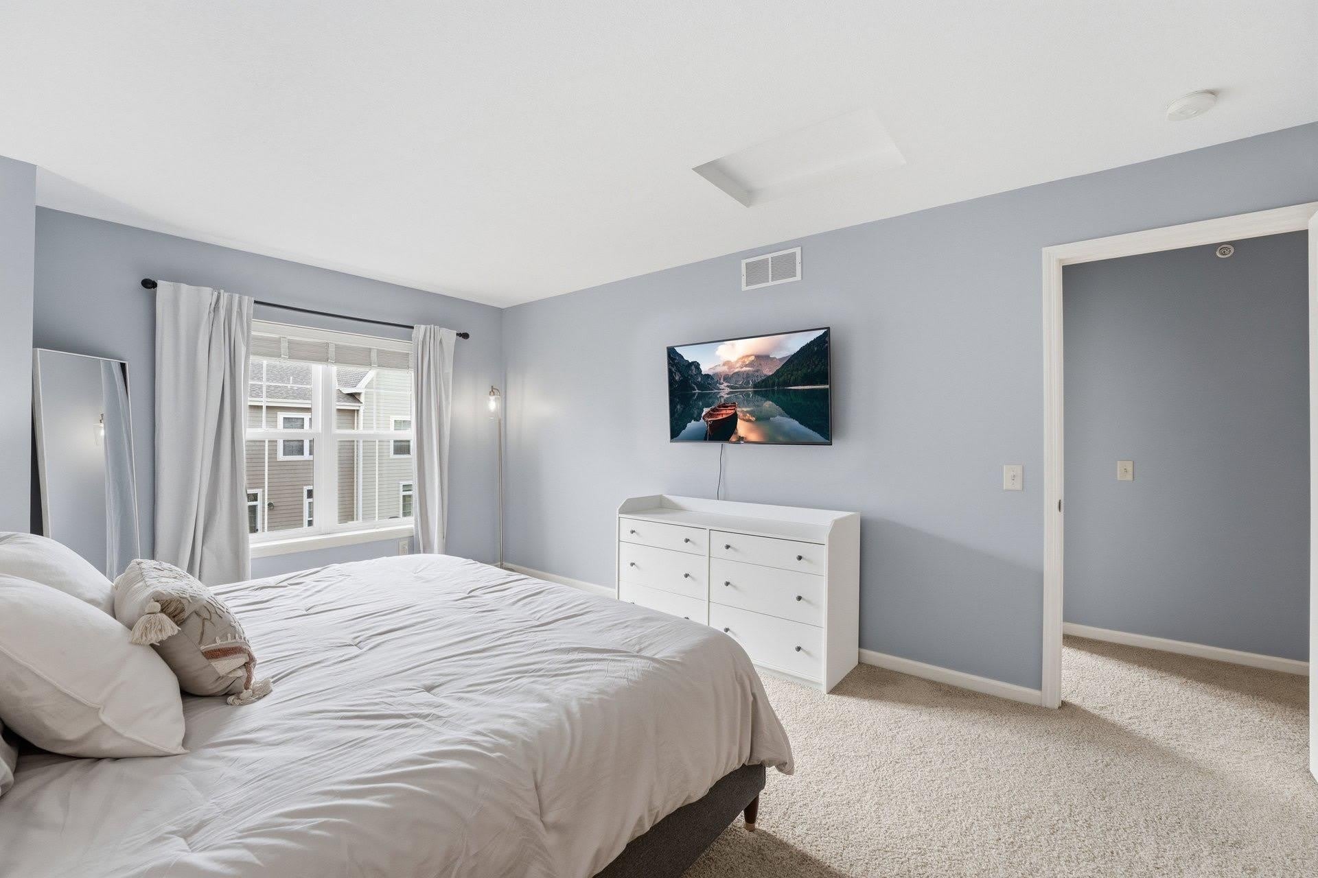 8103 Oakview Drive N – photo 5