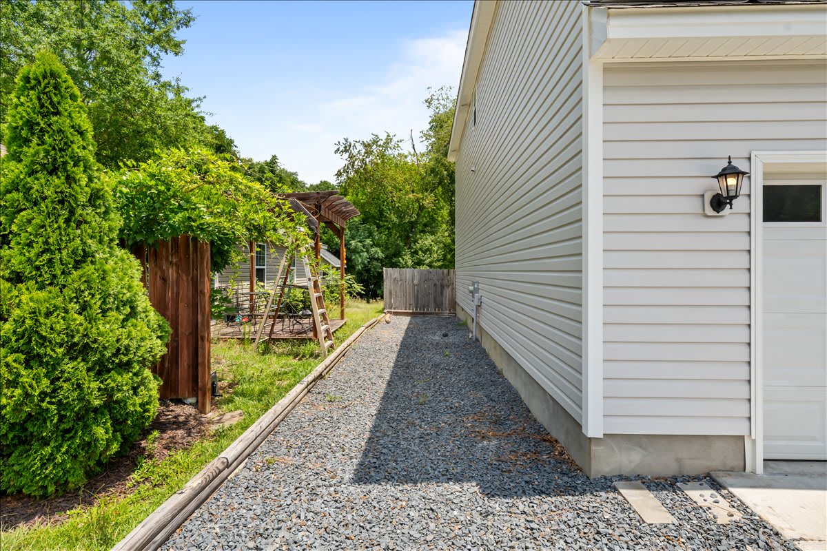 745 West Illinois Avenue – photo 4