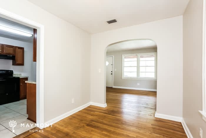 4728 Lexington Avenue – photo 5