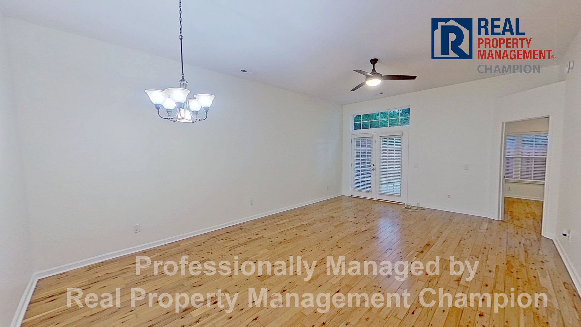 Charming 2 BD/2 BA Townhouse w/Split Bedroom Layout and Private Patio – photo 3