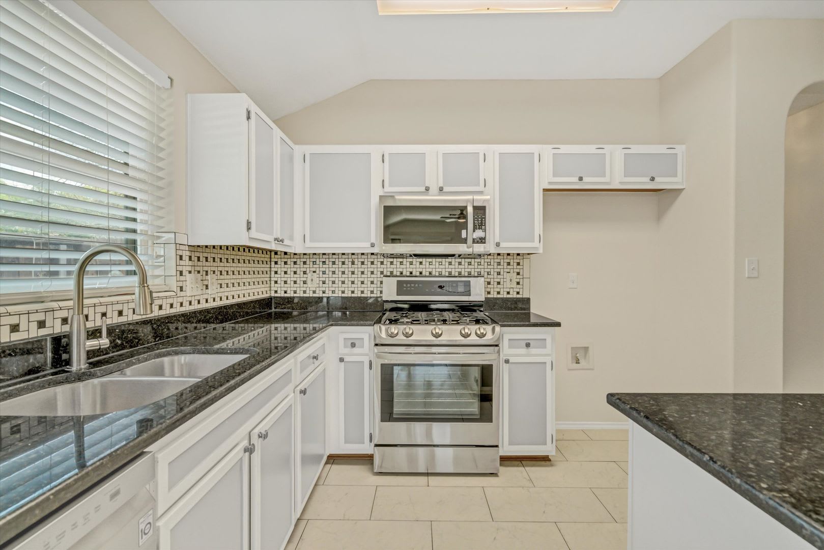 1900 Avante Dr Cedar Park Tx 78613 – photo 5