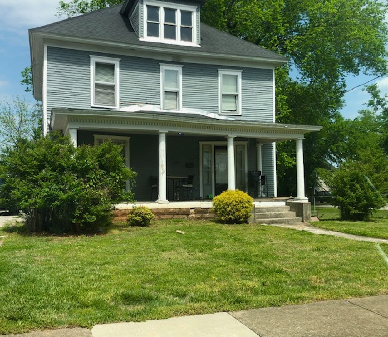 4 BEDROOM 2 1/2 BATH $1695 Walk to WKU! – photo 1