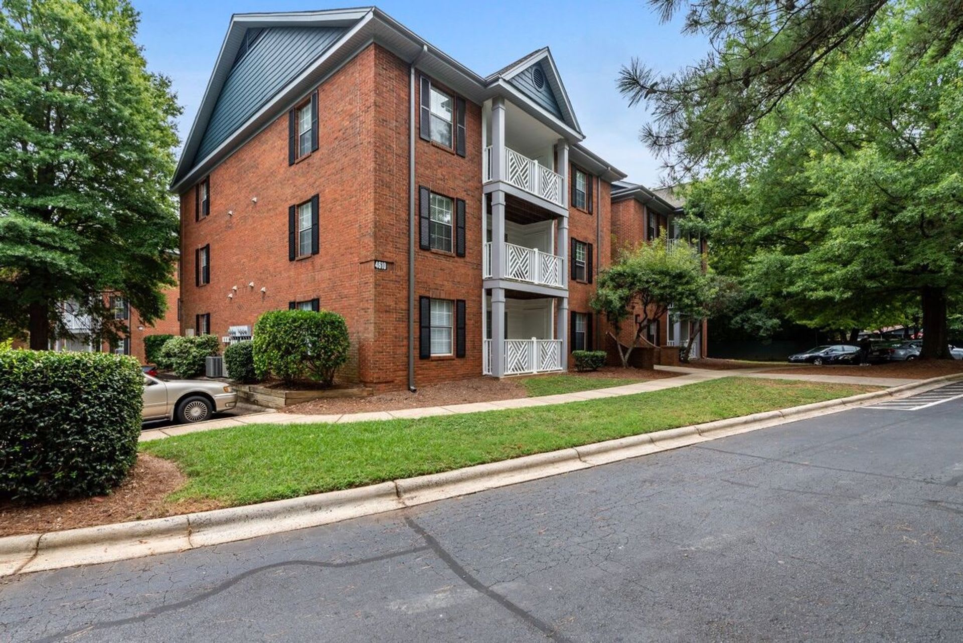 Sharon Oaks Apartments – photo 5