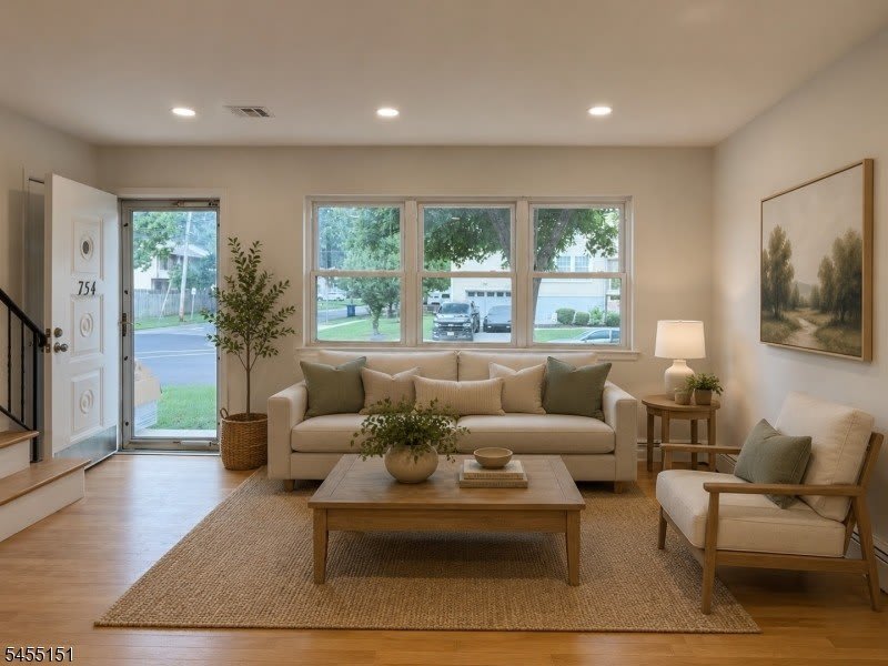 754 Walnut St – photo 3