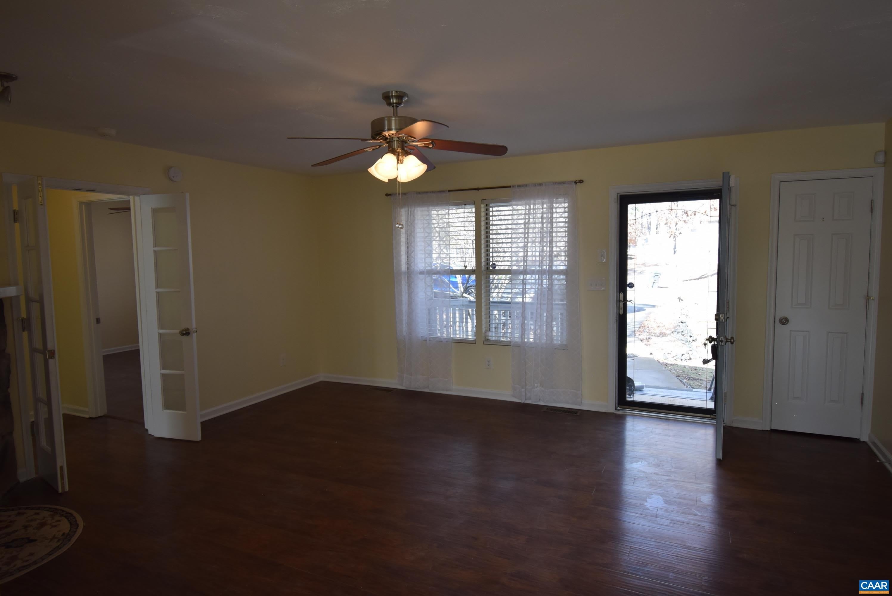 145 JEFFERSON DR – photo 4