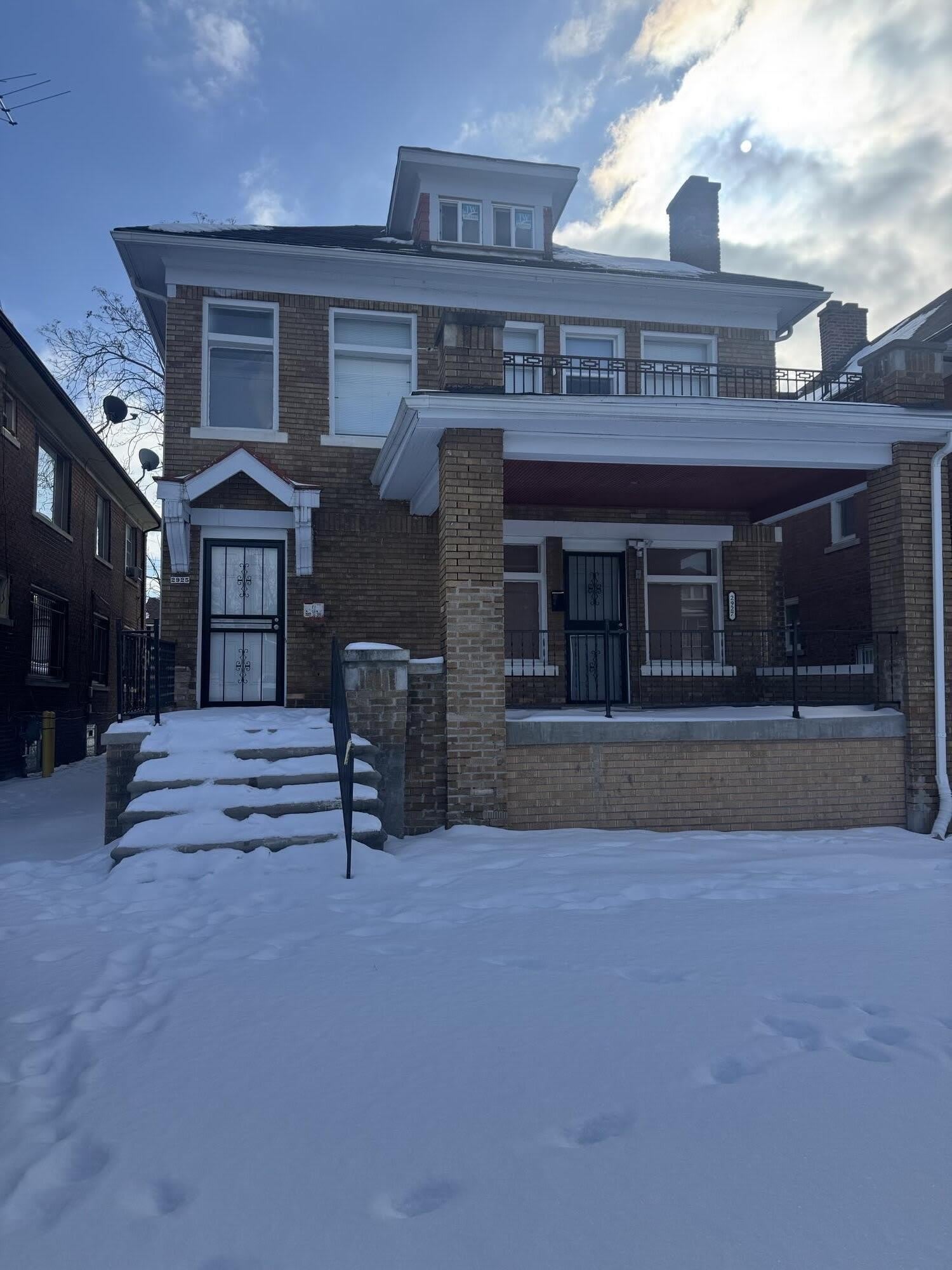 2925 Calvert Street – photo 2