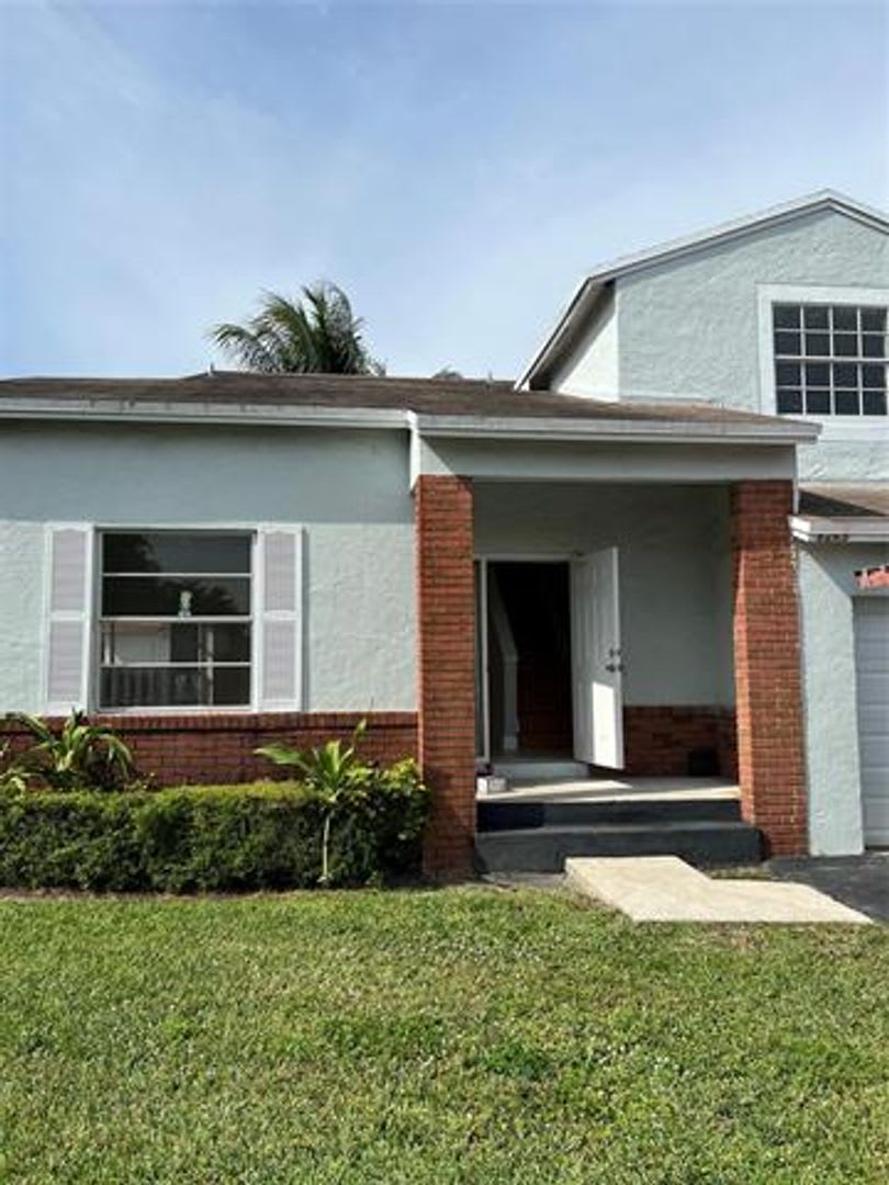 8265 NW 192nd Ter # 8265, Hialeah, FL 33015 – photo 2