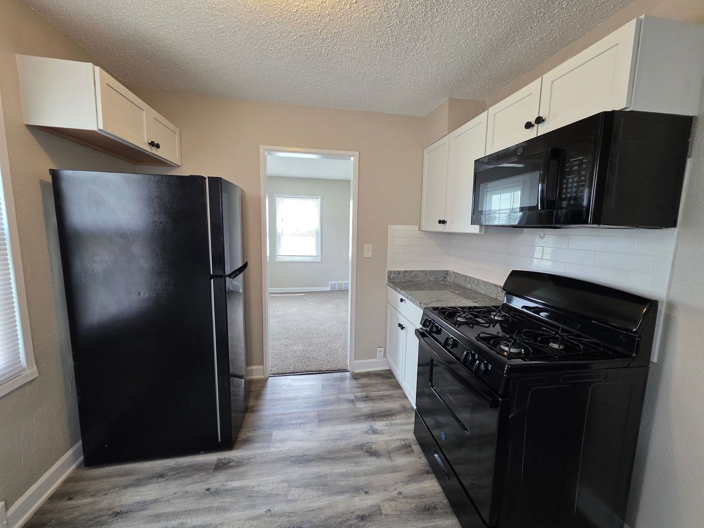 Spacious 2 Bed, 1.5 Bath Duplex Near Red Bridge – photo 5