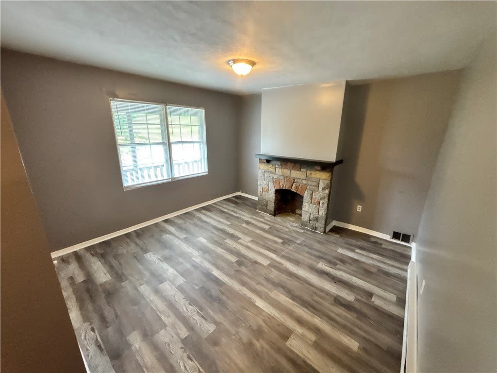 335 Cedarhurst St – photo 2