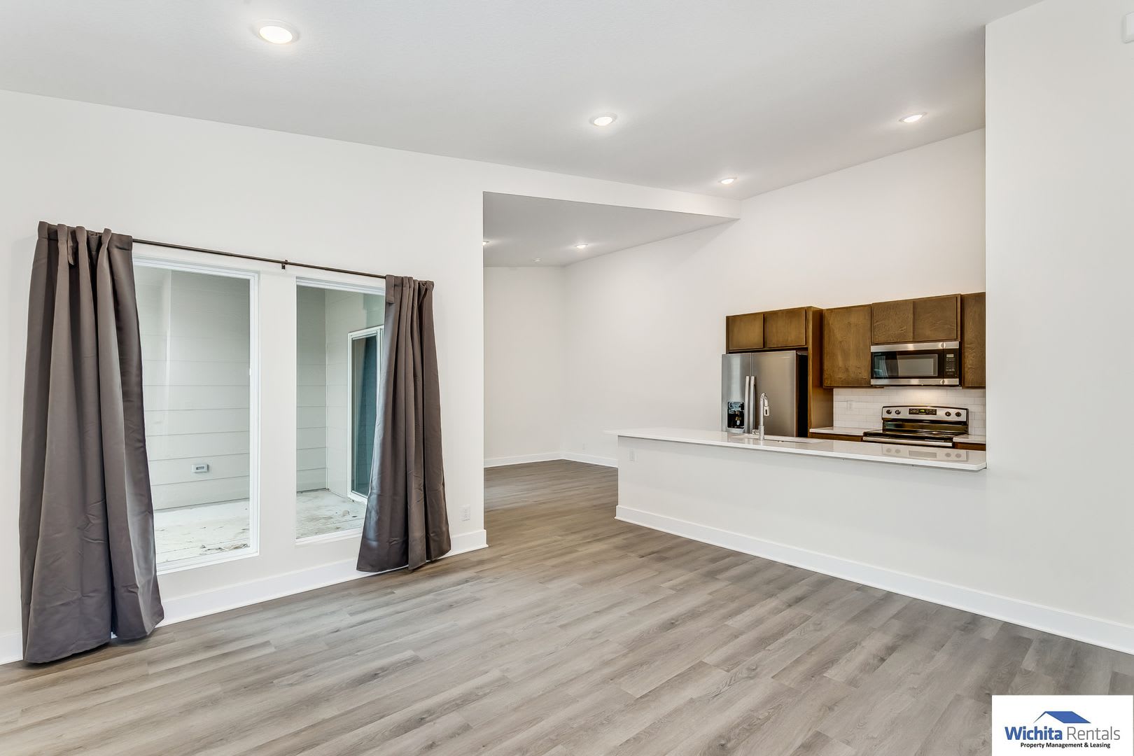 Newer 3 bedroom 2 bath duplex – photo 2