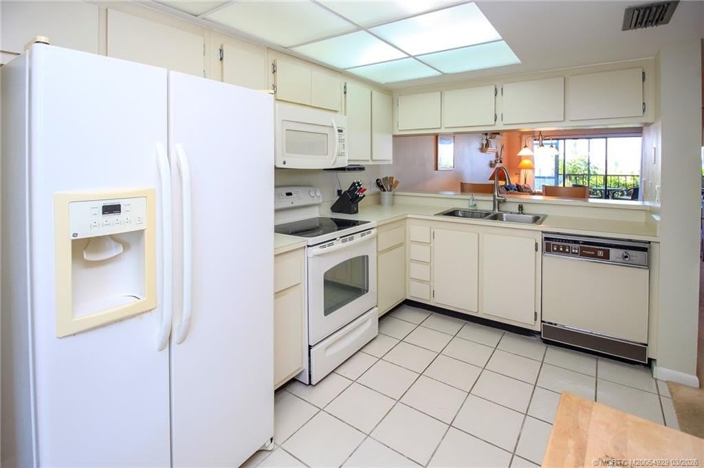 4620 NE Sandpebble Trace – photo 5