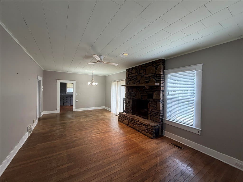 21 N Locust Avenue – photo 2