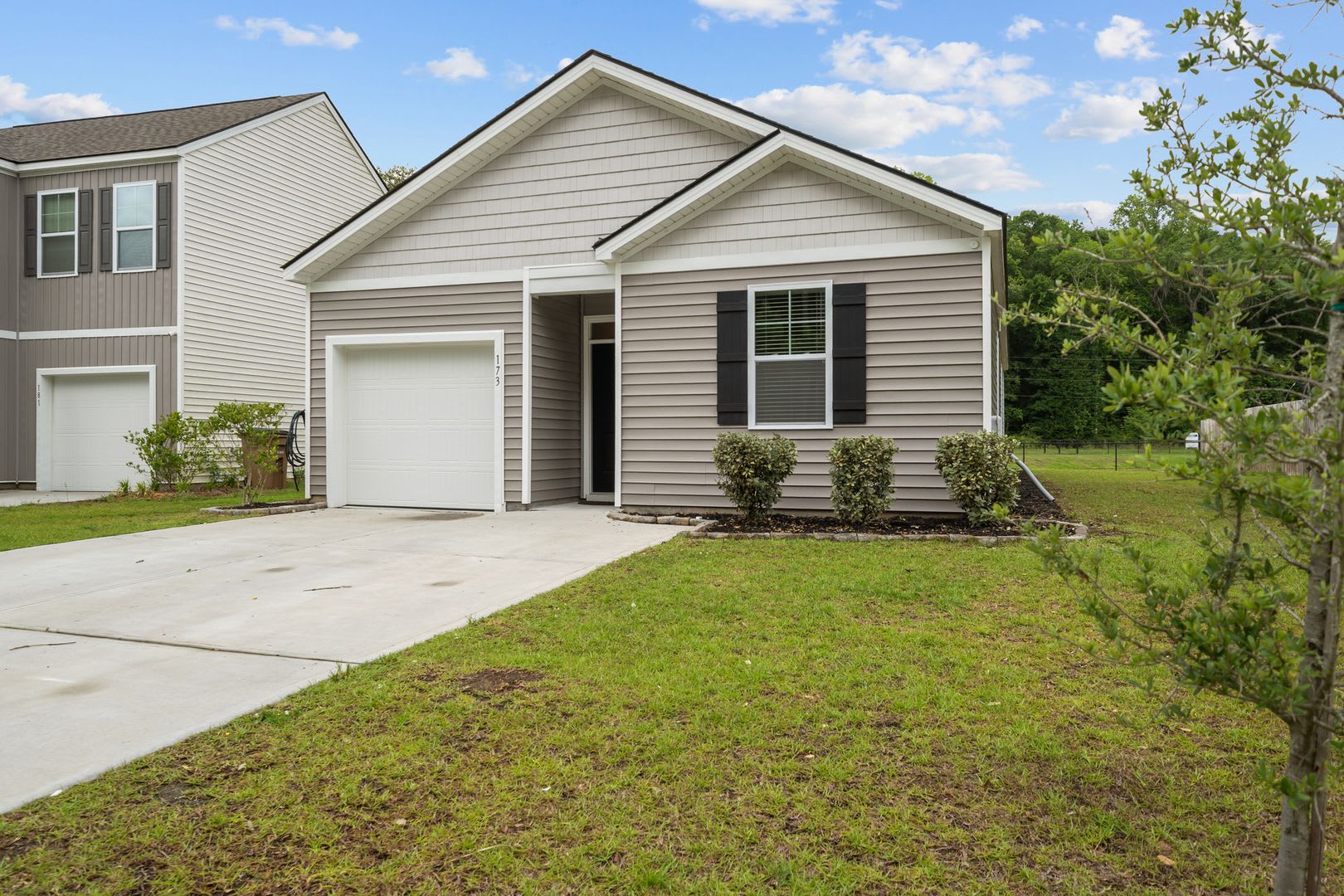 Spacious 4-Bedroom Home Near Fort Stewart with Open Floor Plan & Large Backyard – photo 3