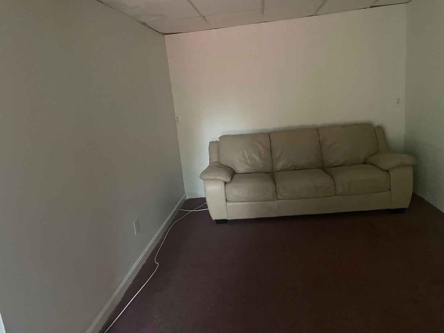 Charming 3BR House in Windsor Mill plus small bedroom in basement – photo 5