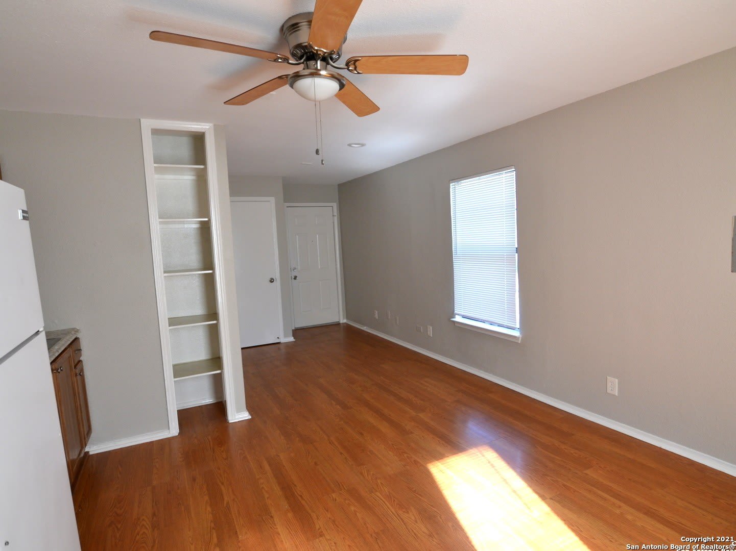 902 W Kings Hwy – photo 5