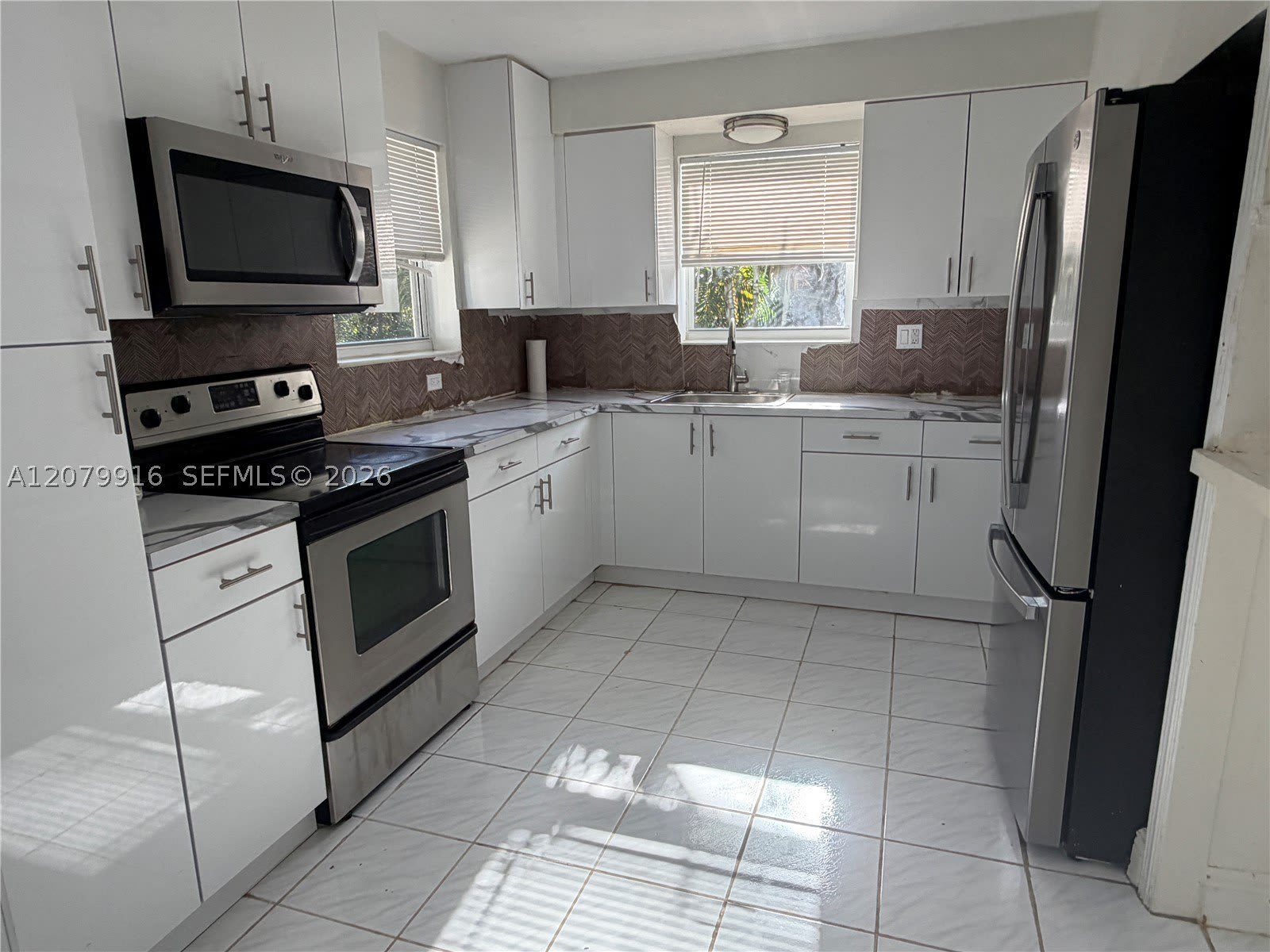 2446 Johnson St – photo 3