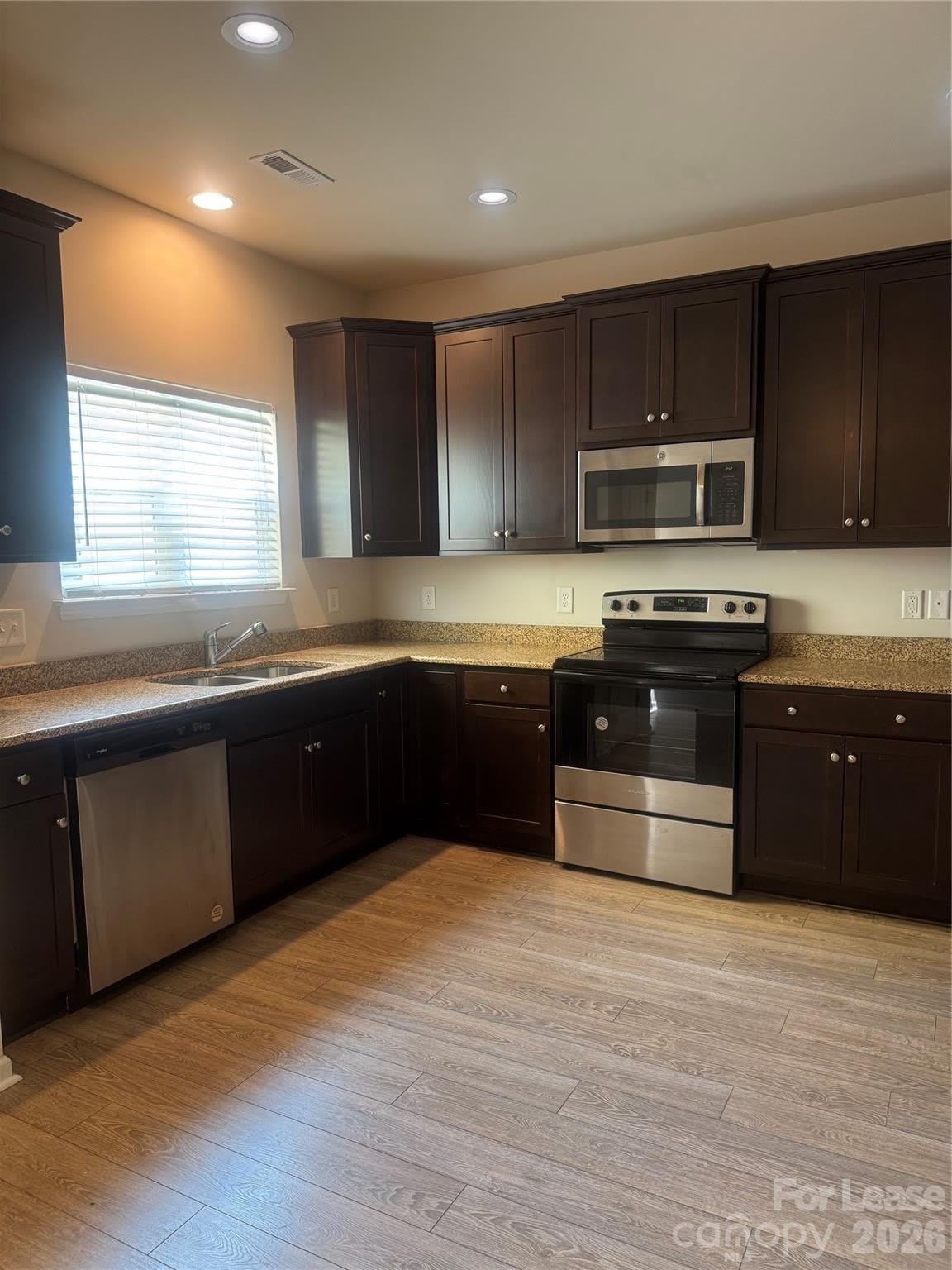7118 McLothian Lane – photo 2