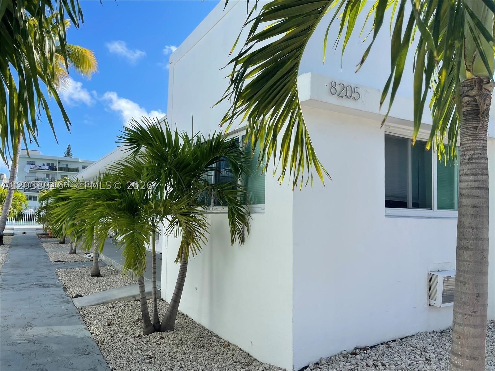 8205 Crespi Blvd – photo 2