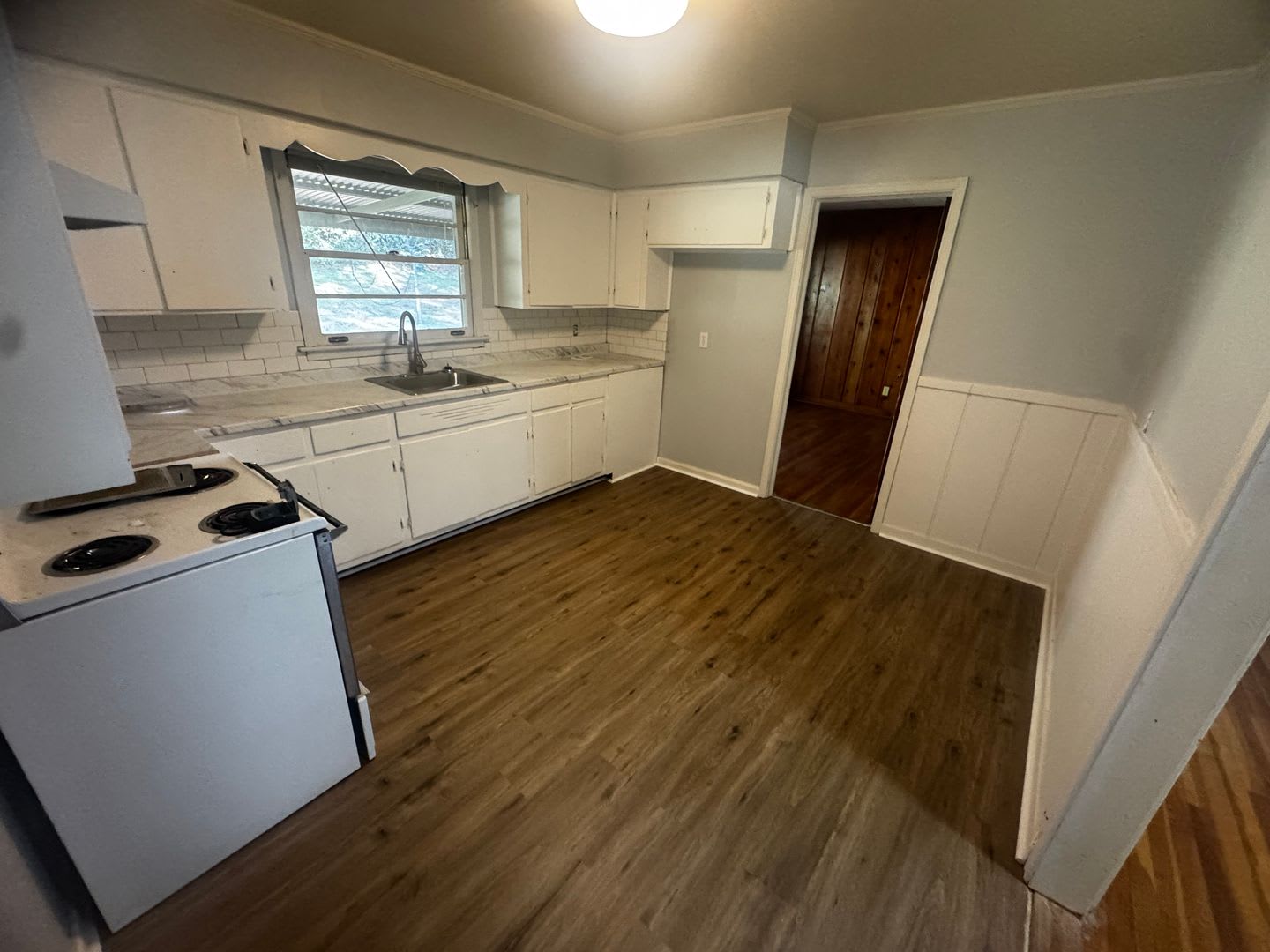 Home located on a quiet Cul-de-Sac – photo 2