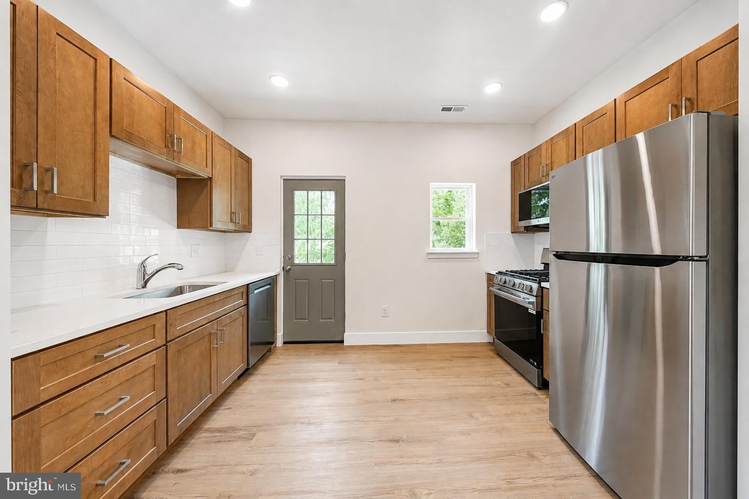 10 MYRTLE Avenue – photo 2