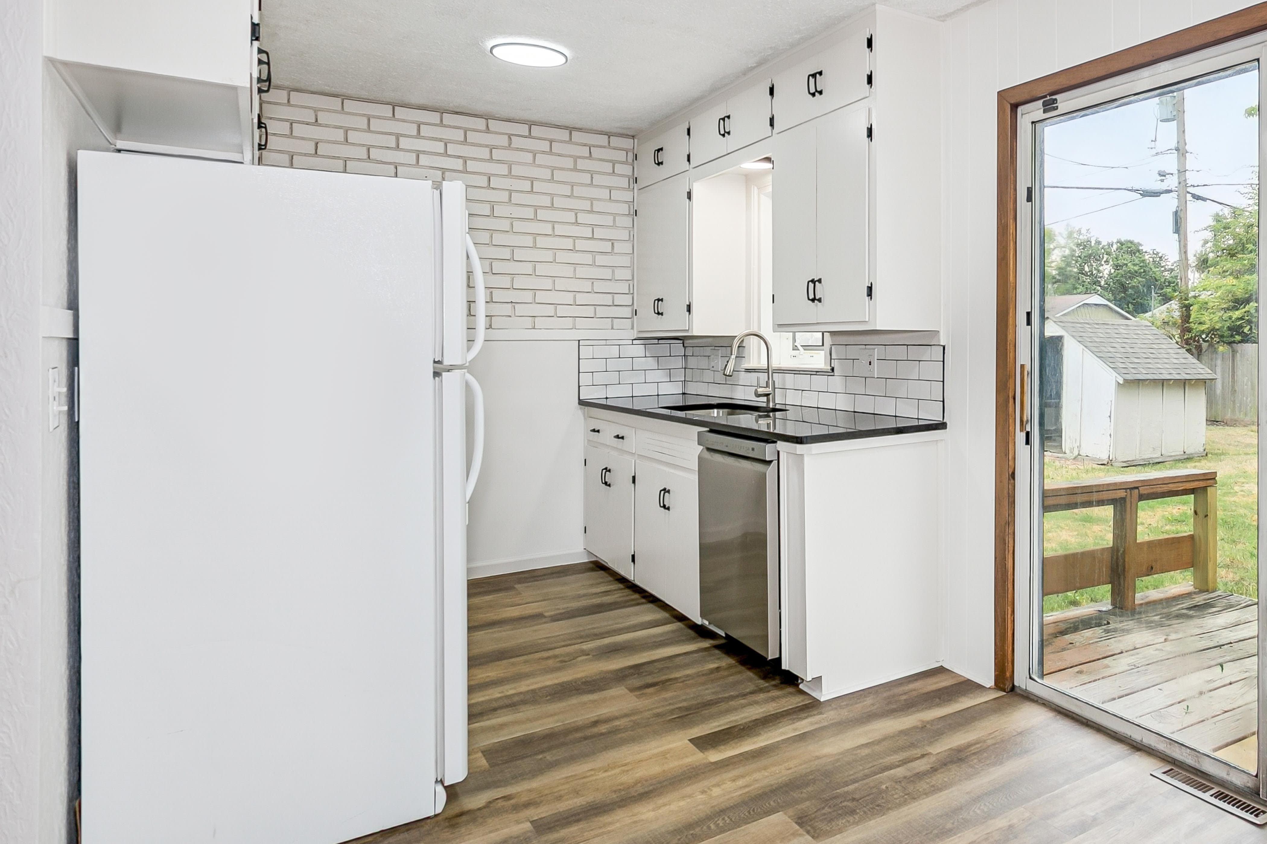 2321 W Lydia St – photo 4