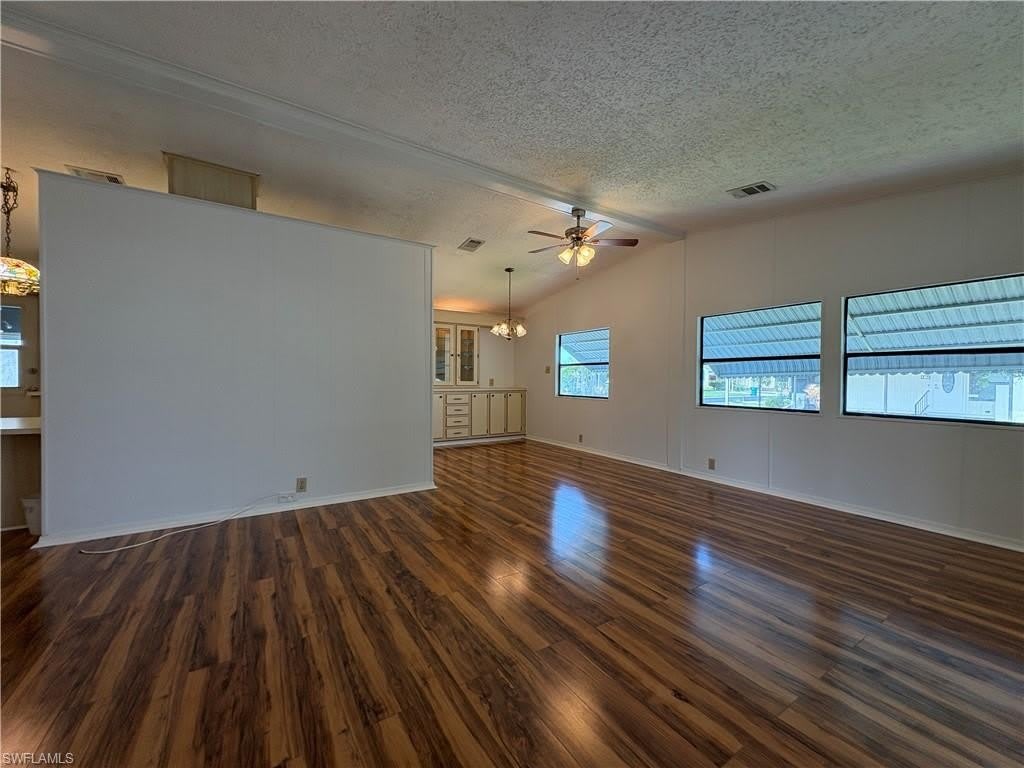 7 Oceans Blvd – photo 5