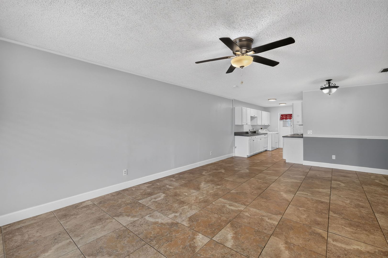 3/2 Condo in Tavares Ridge w/ Community Pool! – photo 4