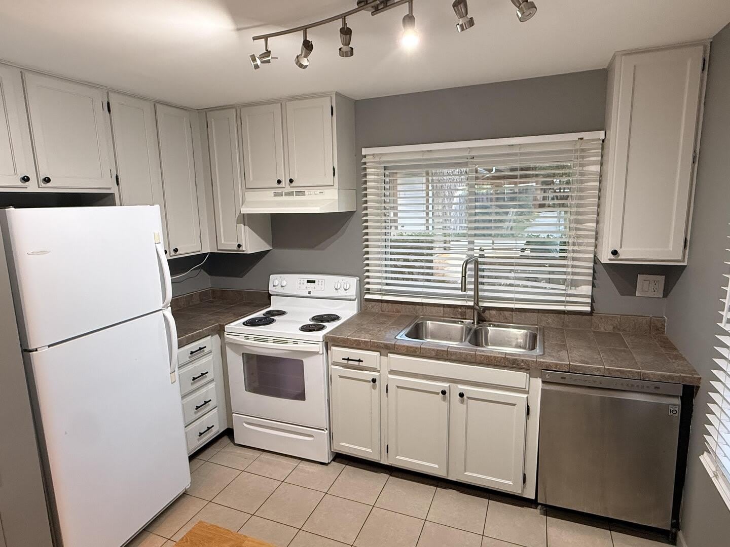 5561 Court F – photo 4